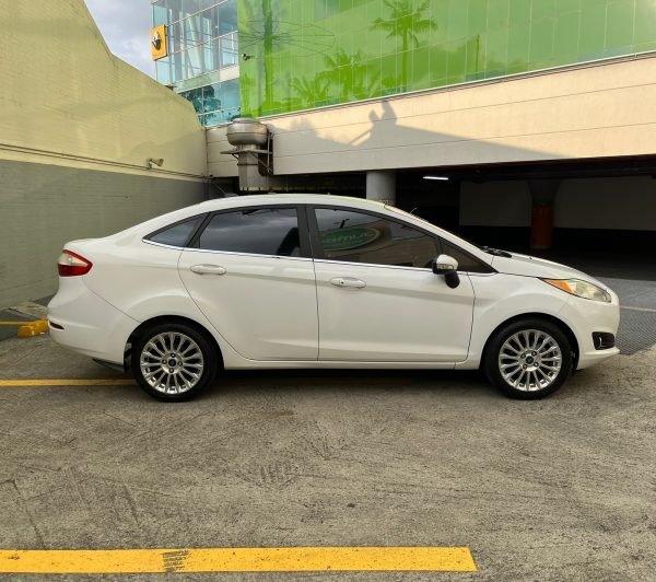 Ford fiesta Titanium<br> 2015 - Imagen 18