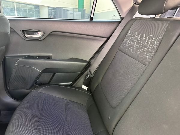 Kia Rio Vibrant <br> 2023 - Imagen 2
