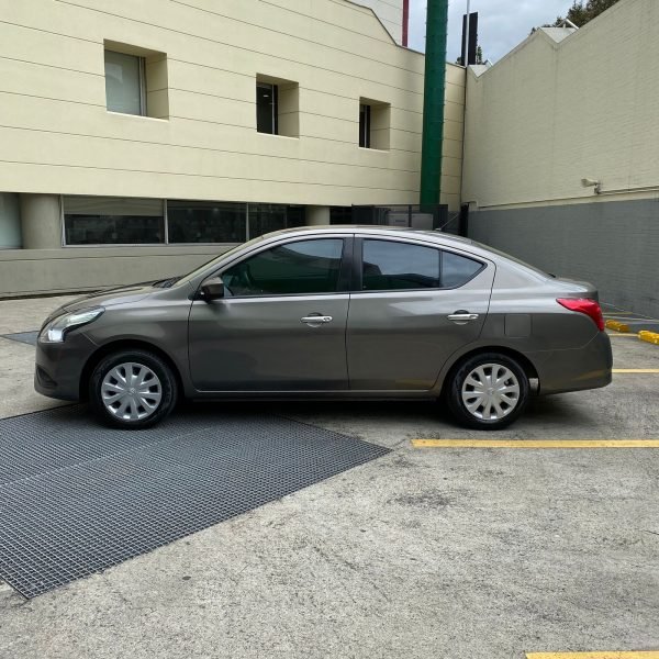Nissan Versa <br> 2016 - Imagen 3
