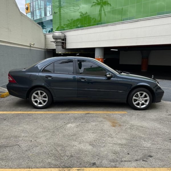 Mercedez Benz C180 <br> 2005 - Imagen 6