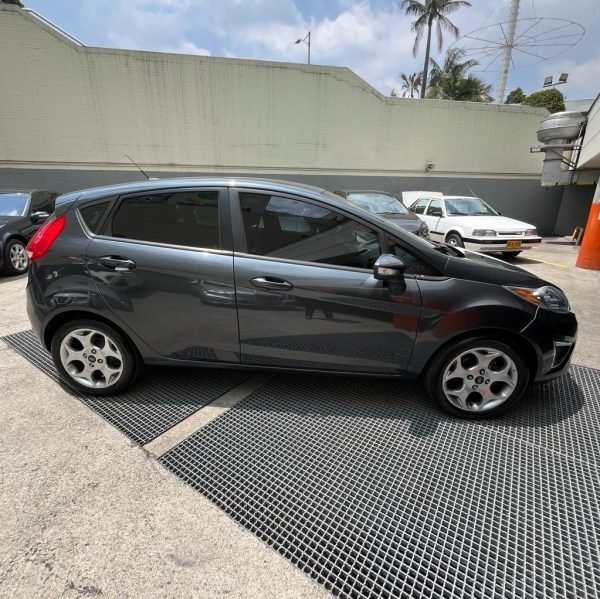 Ford Fiesta Titanium <br> 2011 - Imagen 5