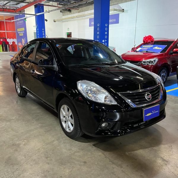 Nissan Versa Advance <br> 2013 - Imagen 3