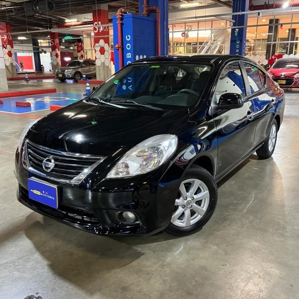 Nissan Versa Advance <br> 2013