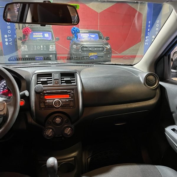 Nissan Versa Advance <br> 2013 - Imagen 16