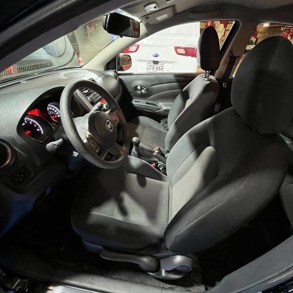 Nissan Versa Advance <br> 2013 - Imagen 21