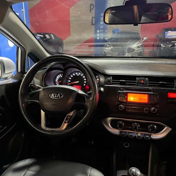 Kia Rio UB EX <br>2015 - Imagen 10