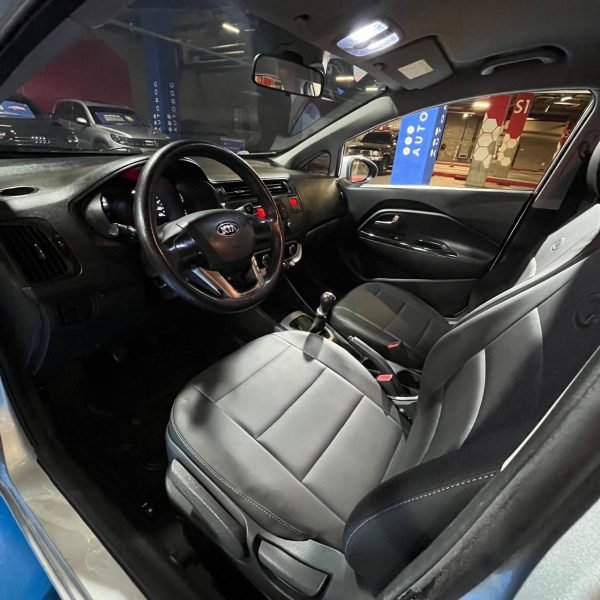 Kia Rio UB EX <br>2015 - Imagen 15