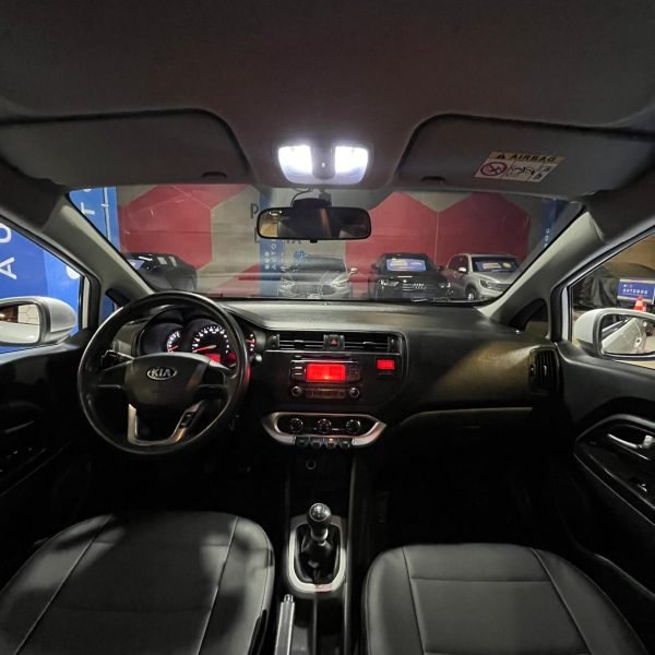 Kia Rio UB EX <br>2015 - Imagen 14