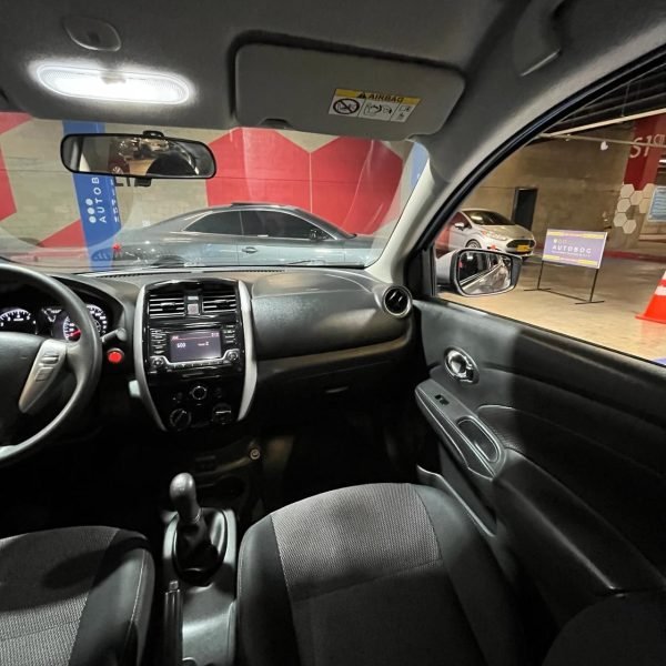 Nissan Versa Advance <br> 2018 - Imagen 17