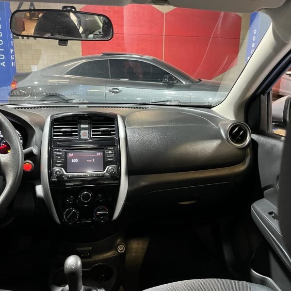 Nissan Versa Advance <br> 2018 - Imagen 14