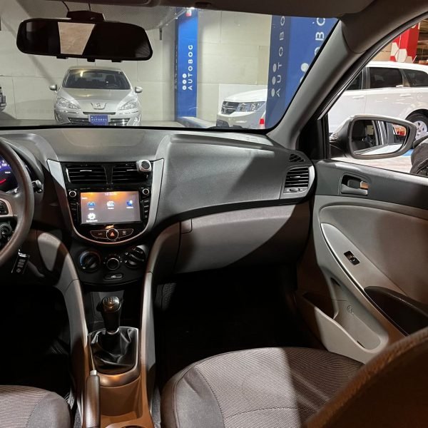 Hyundai Accent Sedan <br> 2017 - Imagen 18