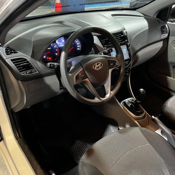 Hyundai Accent Sedan <br> 2017 - Imagen 16
