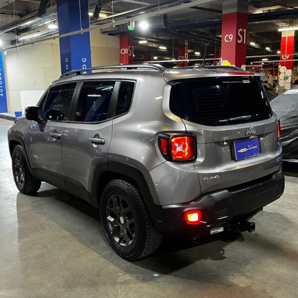 Jeep Renegade Longitude<br>2017<br>$68,990,000 - Imagen 8