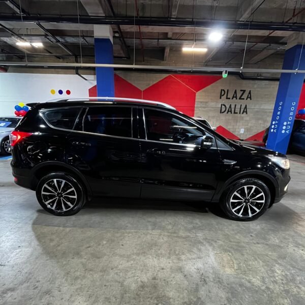 Ford Escape Titanium<br>2017<br>$69.990.000 - Imagen 5