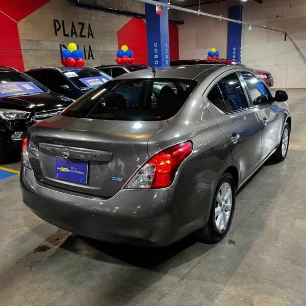Nissan Versa Advance<br>2013<br>$24.990.000 - Imagen 5