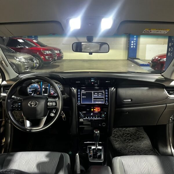 Toyota Fortuner<br>2021<br>$178.990.000 - Imagen 13