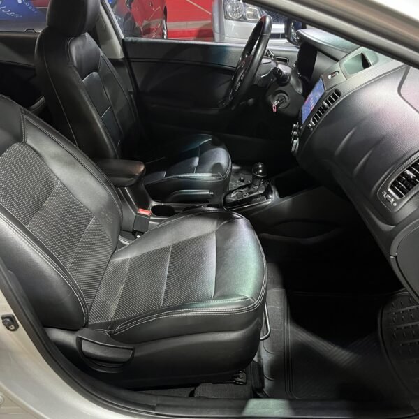 Kia Cerato<br>2019<br>64.630.000 - Imagen 14