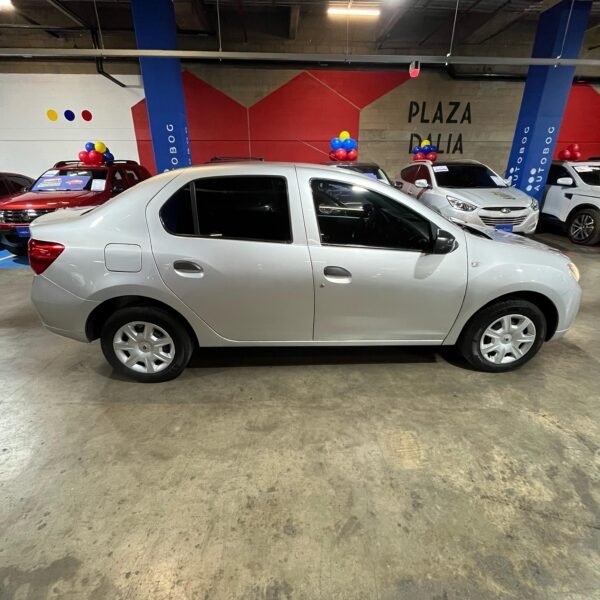 Renault Logan<br>2018<br>39.840.000 - Imagen 4