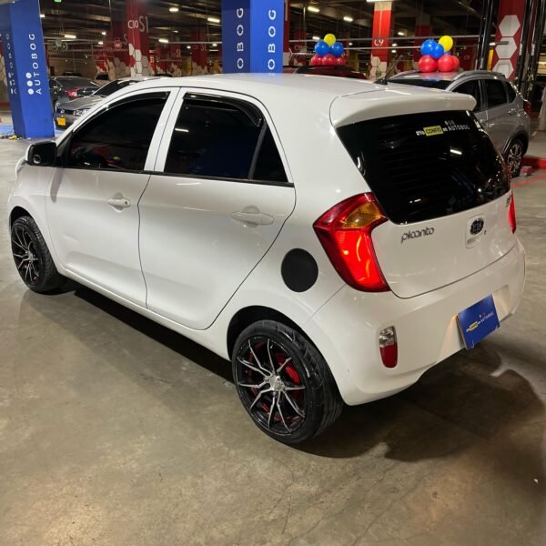 Kia Picanto LX <br>2012<br>28.990.000 - Imagen 6