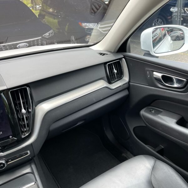 Volvo CX60<br>2022<br>199.990.000 - Imagen 9