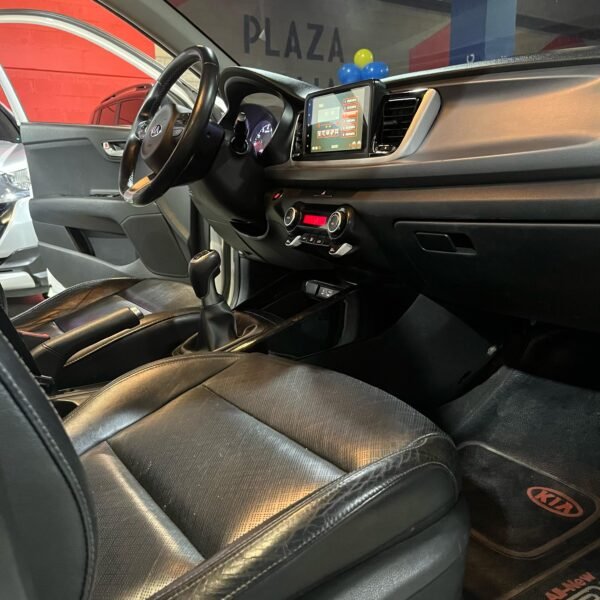 Kia Rio Zenith<br>2018<br>61.890.000 - Imagen 17