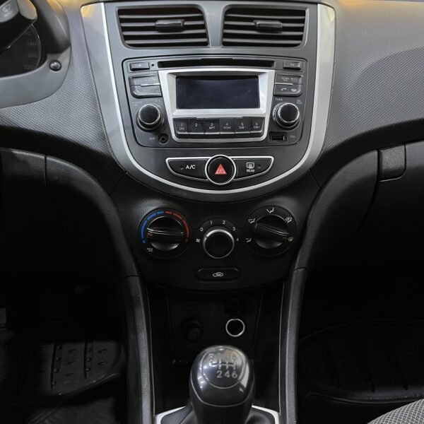 Hyundai Accent<br>2015<br>43.890.000 - Imagen 9