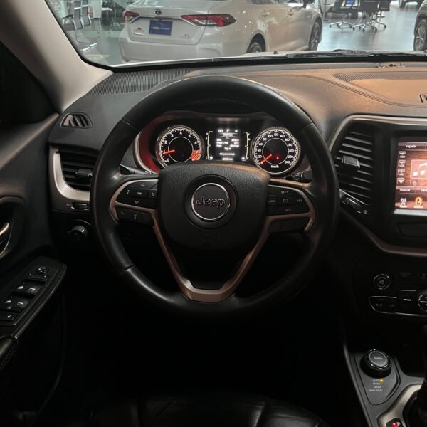 Jeep Cherokee<br>2015<br>56.960.000 - Imagen 9