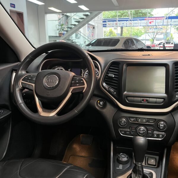 Jeep Cherokee<br>2015<br>56.960.000 - Imagen 10