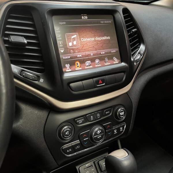 Jeep Cherokee<br>2015<br>56.960.000 - Imagen 12