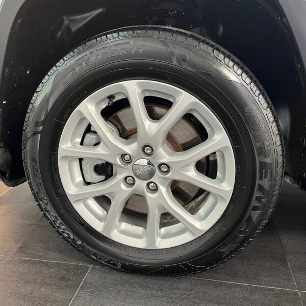 Jeep Cherokee<br>2015<br>56.960.000 - Imagen 22