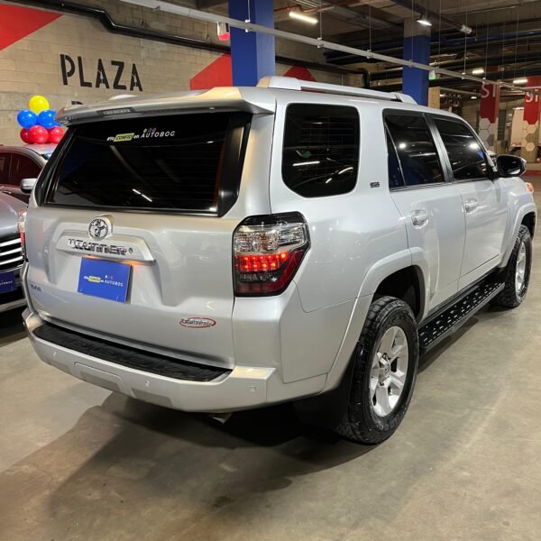Toyota 4Runner<br>2018<br>163.890.000 - Imagen 5