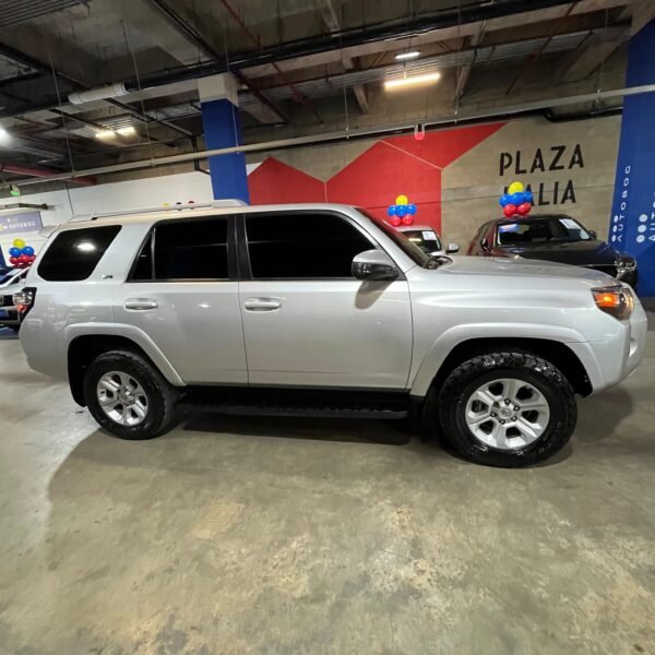 Toyota 4Runner<br>2018<br>163.890.000 - Imagen 4