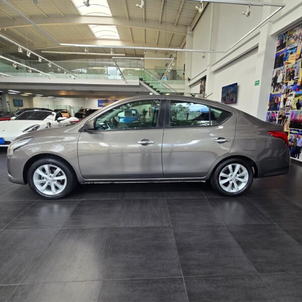 Nissan Versa Advance<br>2015<br>39.740.000 - Imagen 8
