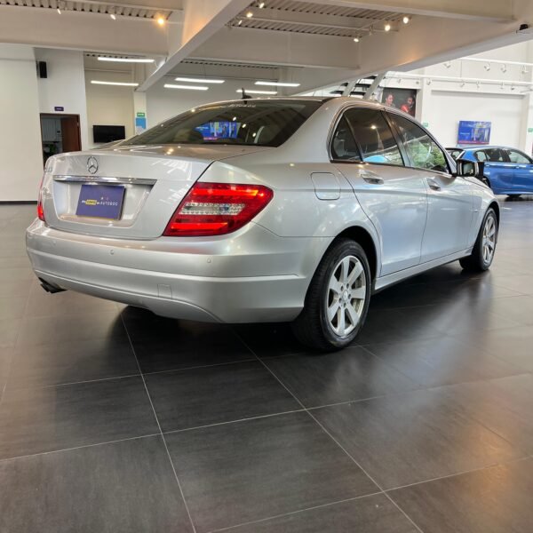 Mercedes Benz C180<br>2012<br>54.830.000 - Imagen 5
