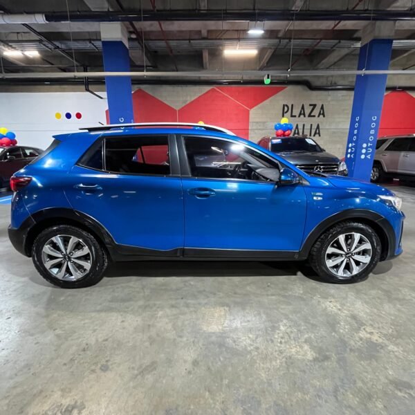Kia Stonic<br>2022<br>74.730.000 - Imagen 4