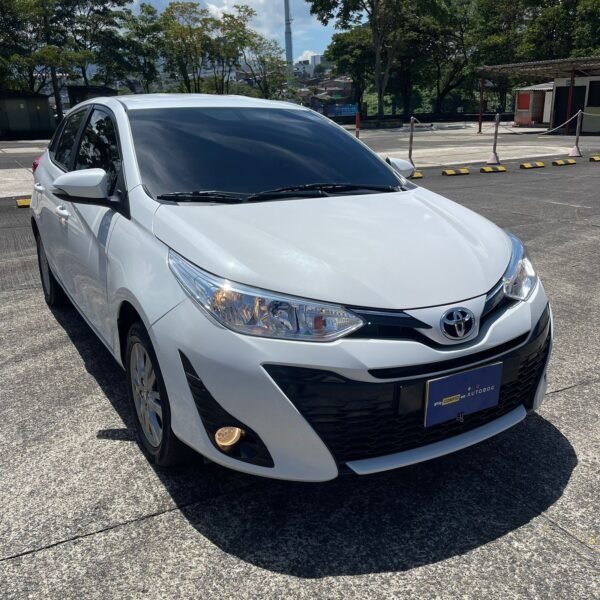 Toyota Yaris<br>2022<br>69.990.000 - Imagen 3