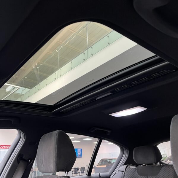 BMW 120i<br>2016<br>73.890.000 - Imagen 16