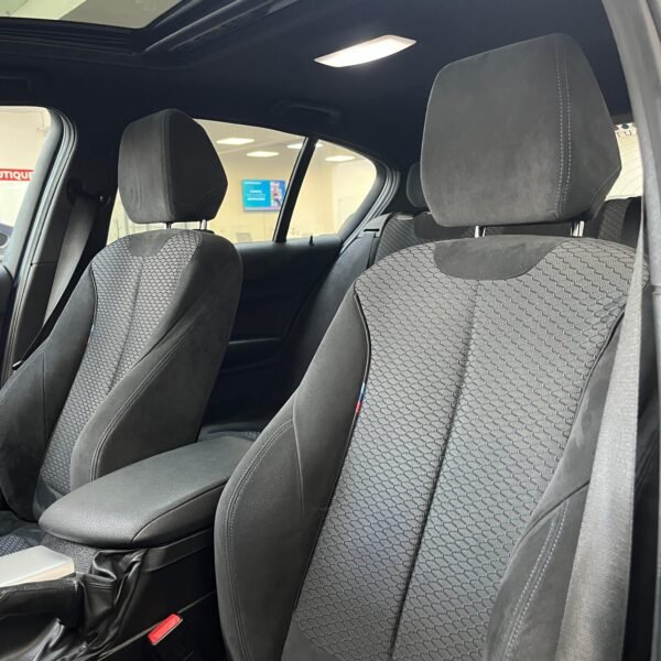 BMW 120i<br>2016<br>73.890.000 - Imagen 17
