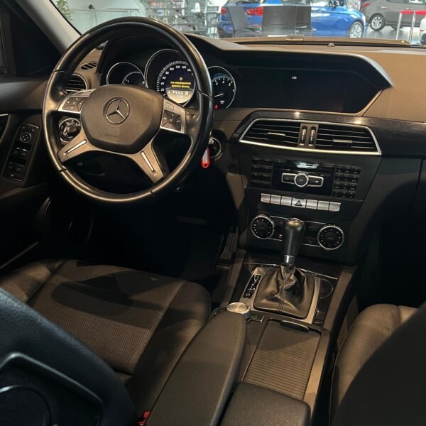 Mercedes Benz C180<br>2012<br>54.830.000 - Imagen 9