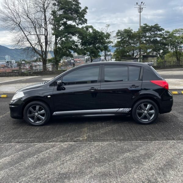 Nissan Tiida<br>2012<br> - Imagen 4