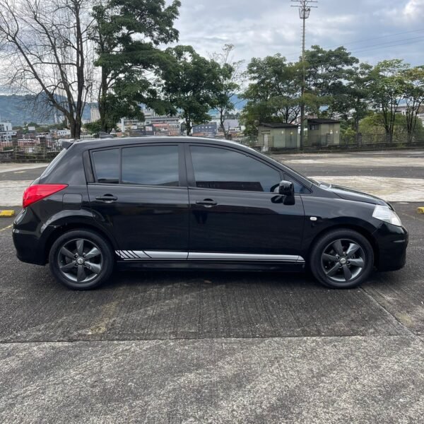Nissan Tiida<br>2012<br> - Imagen 5