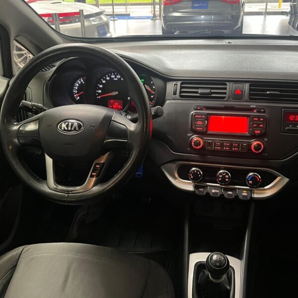 Kia Rio Spice UB EX<br>2015<br>42.980.000 - Imagen 8