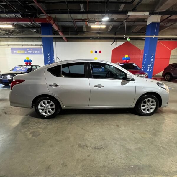 Nissan Versa<br>2020<br>52.890.000 - Imagen 4