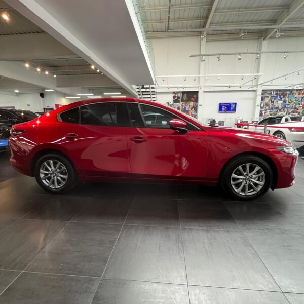 Mazda 3<br>2020<br>79.890.000 - Imagen 4