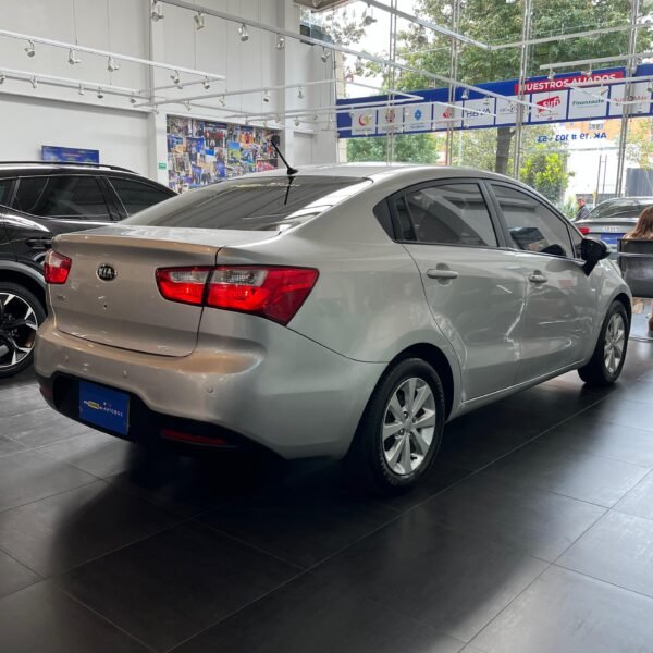 Kia Rio Spice UB EX<br>2015<br>42.980.000 - Imagen 4