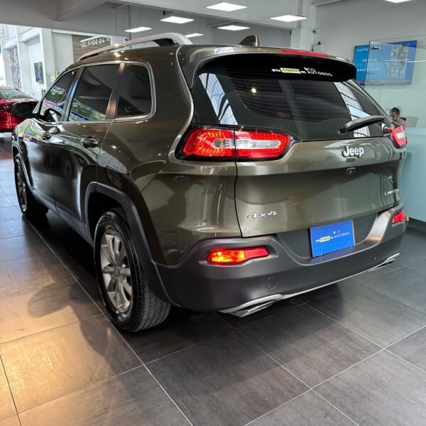 Jeep Cherokee<br>2015<br>61.990.000 - Imagen 7