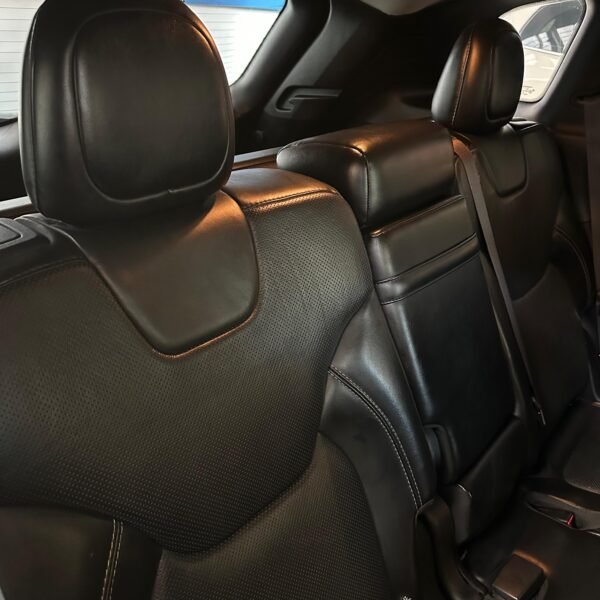 Jeep Cherokee<br>2015<br>61.990.000 - Imagen 21