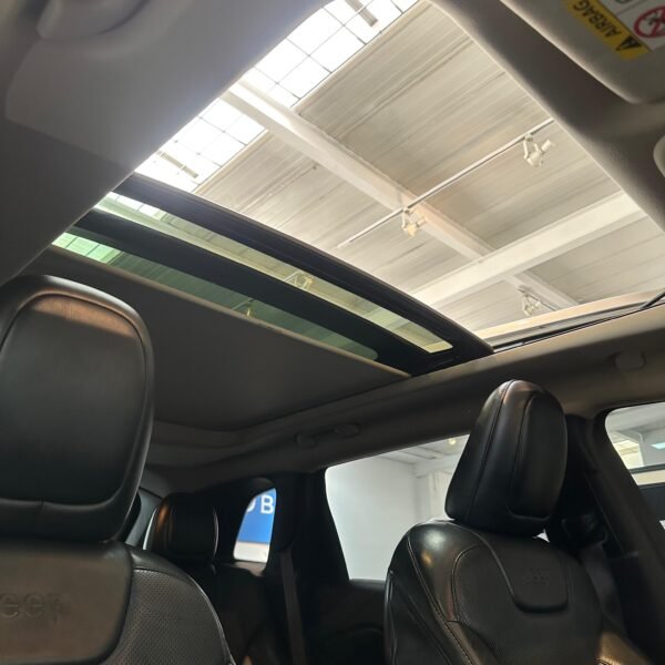 Jeep Cherokee<br>2015<br>61.990.000 - Imagen 15