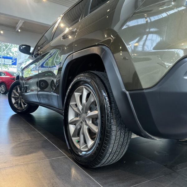Jeep Cherokee<br>2015<br>61.990.000 - Imagen 26