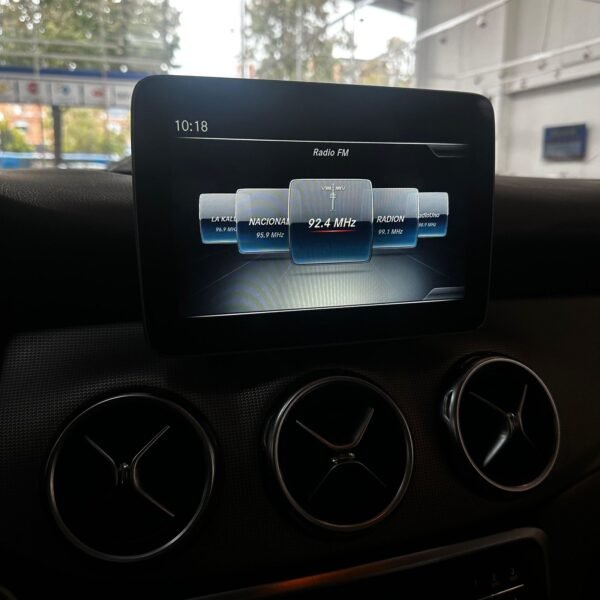 Mercedes Benz GLA200<br>2020<br>102.930.000 - Imagen 9